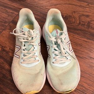 New balance running shoes size 8